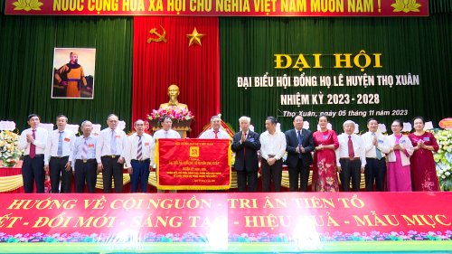 tặng chướng.jpg