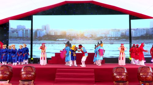Biểu diễn trò Xuân Phả tại lễ hội đền thờ Lê Hoàn 2023.png