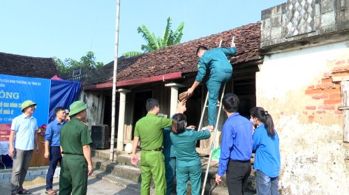 hỗ trợ làm nhà ở cho gia đình bà Hoàng Thị Liên ở xã Xuân lai.png