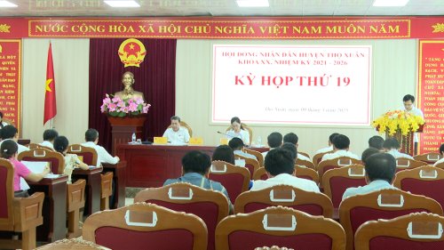 Toàn cảnh ky hop.jpg
